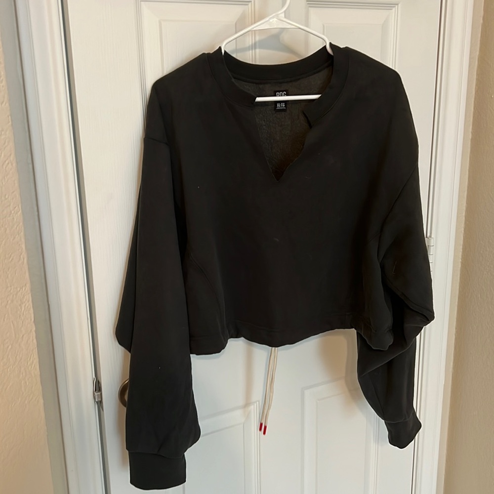 Urban outfitters charcoal gray cropped sweater